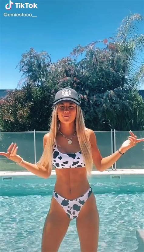 Sensual Emiestoco Shows Cleavage In Bikini At The Pool And Bouncing