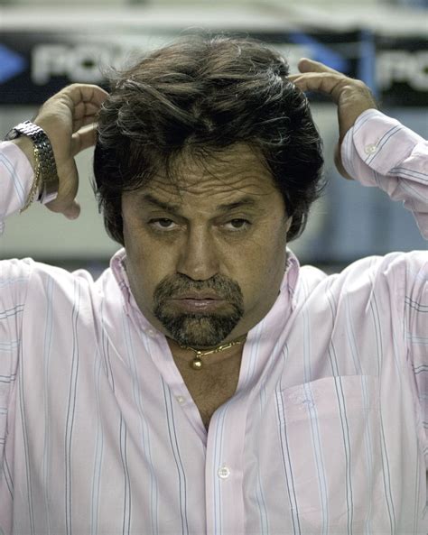 Del fútbol a la política: Caruso Lombardi será candidato del MID en la