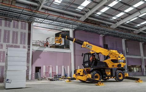 JCB launches its first ever rotating telehandler - Gunn JCB