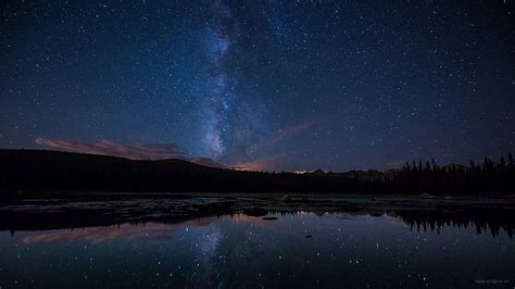 黒い山 天の川 星 湖 宇宙 宇宙芸術 反射 夜 デジタルアート 風景 空 自然 HDデスクトップの壁紙