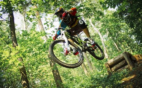 Helmet Downhill Mountain Biking P Mountain Bikes Hd Wallpaper