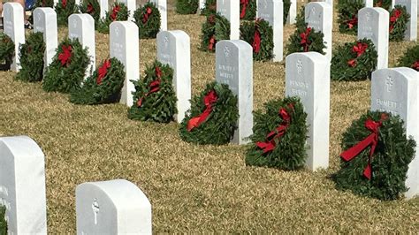 How To Volunteer To Lay 253000 Holiday Wreaths On Veterans Graves At