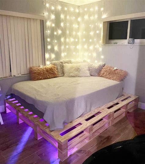 Diy Wood Projects How To Create Your Own Queen Pallet Bed Off