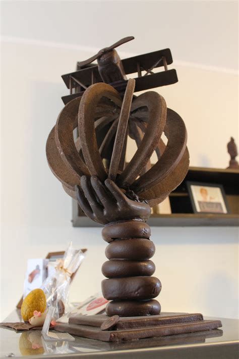 Pin de Austin Craig en desserts | Arte del chocolate, Chocolate, Esculturas