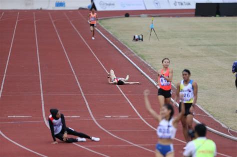 Ngh N Ng O Hot Girl I N Kinh Vi T Nam B Ng Au N Tr C Khi V Ch