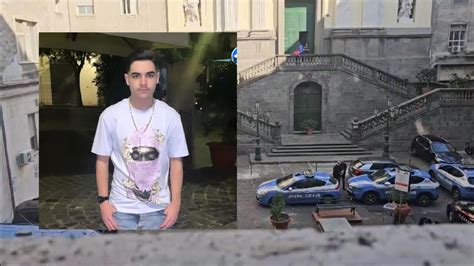 Morte Arcangelo Correra Si Costituisce Un Giovane E Alla Polizia Dice