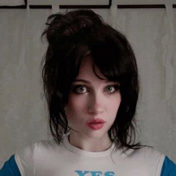 Nora Fawn Babe Page Watch This Influencer On FreeOnes