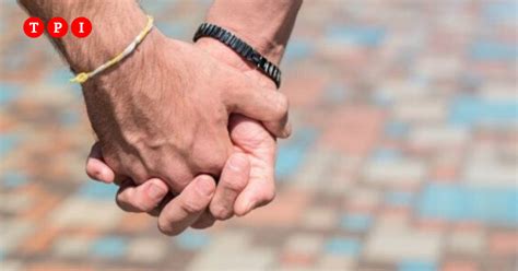 Bergamo Prima Bambina In Affido A Una Coppia Gay