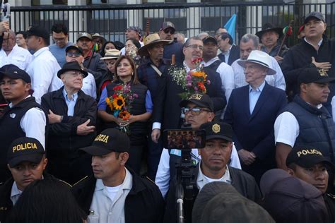 Marchas en Guatemala quiénes acompañan a Bernardo Arévalo La Hora