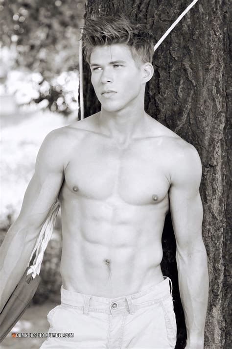 Damn He S Hot On Twitter DAMN HE S HOT Follow For Daily Pics Of Hot Men Https Damn Hes