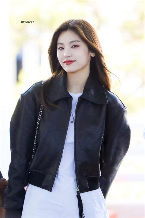 Shoot On Twitter 221024 🐈‍⬛🖤 있지 Itzy 예지 Yeji