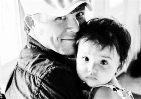 Un Padre Gay Muestra Como Es La Homofobia Contra Los Padres Del Mismo Sexo CromosomaX