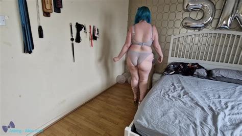 TRAILER Dildo Sucking With Lots Of Eye Contact Pornhub