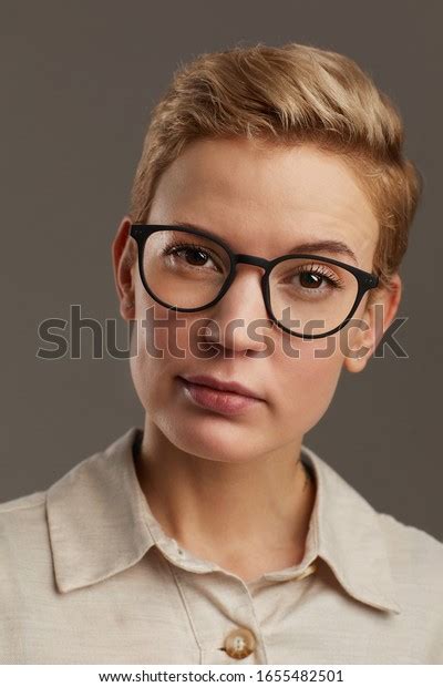 6 677 Short Blonde Hair Businesswoman Images Stock Photos Vectors Shutterstock