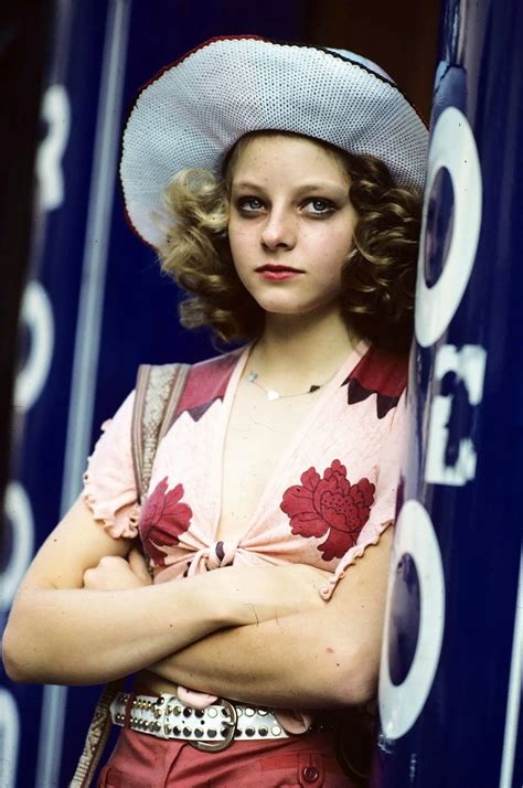 22 Vintage Photos Of A Young And Beautiful Jodie Foster On The Set Of Taxi Driver 1976