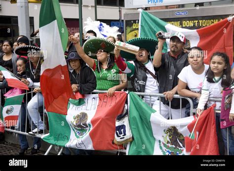 Mexican Independence Day Parade Nyc Stock Photo Alamy