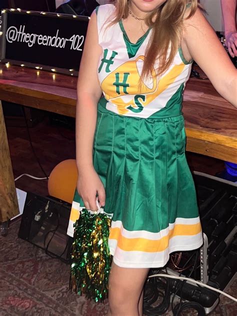 Stranger Things: Chrissy Costume (Adult), Women's Fashion, Dresses