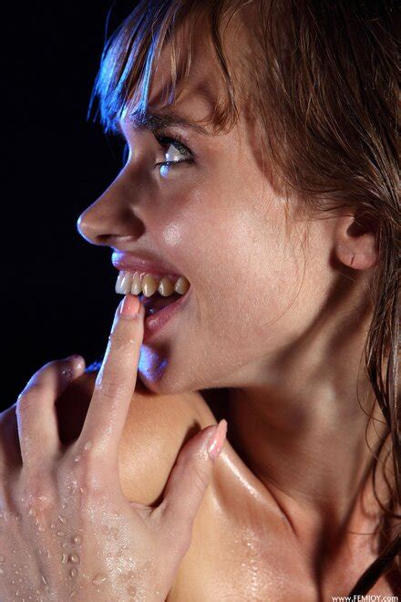 Cute Teen Regina Night Time Naked Beach Walk 0072femjoy 114487 072 Porno Foto