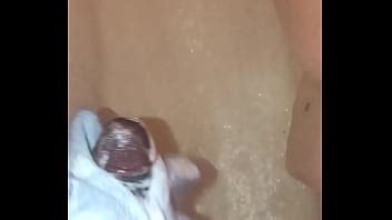 Masturbación en la ducha XVIDEOS