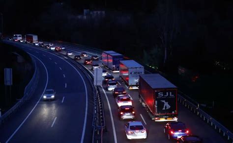 Una Colisi N M Ltiple En La Ap En Elgoibar Provoca Retenciones El