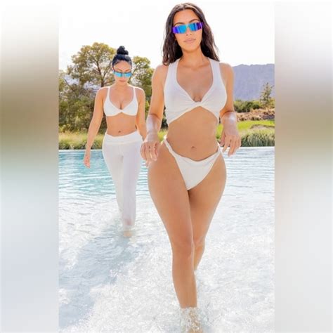 Skims Intimates Sleepwear Skims Twist Set Bralette And Bikini Panties Xs Small Marble