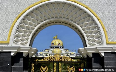 menteri timbalan menteri angkat sumpah  istana negara esok fmt
