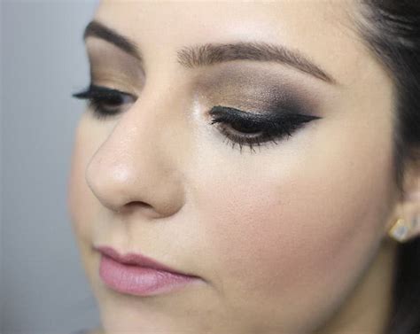 Paleta Naked Smoky Urban Decay Passando Blush