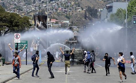 En Medio De Nuevos Incidentes Evacuaron La Sede Del Congreso Durante