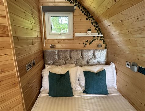 The Squirrel Glamping Pod With Hot Tub West Hall Glamping