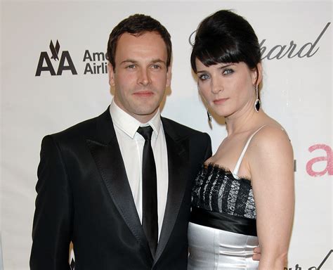 Jonny Lee Miller / Angelina Jolie Visits Ex Husband Jonny Lee Miller