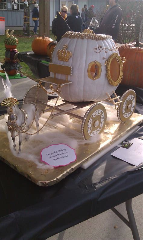 Crazed Crafter: Carriage Carved Pumpkin