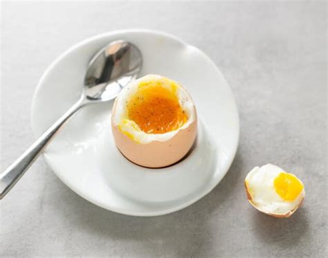 How To Make Perfect Soft Boiled Eggs The Petite Cook