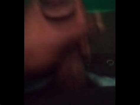 Frotando uno en público XVIDEOS