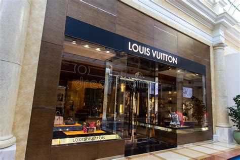 Louis Vuitton Bellagio Las Vegas | semashow.com