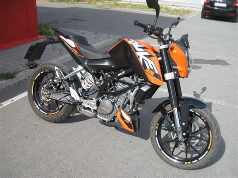 Купить б у KTM 200 Duke инжектор 6 передач в Ирбите оранжевый naked bike 2014 года на Авто ру