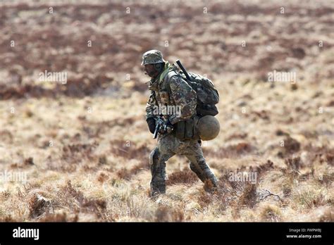 Commando Parachute Hi Res Stock Photography And Images Alamy
