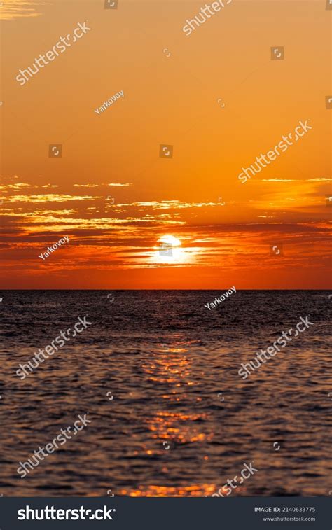 150,408 imágenes de Lujo mirando al horizonte - Imágenes, fotos y ...