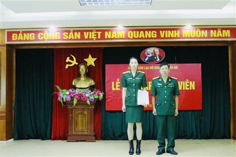 Hot girl bóng chuyền Nguyệt Anh quá xinh khiến fan Thái xin chụp ảnh được kết nạp Đảng ở tuổi 24