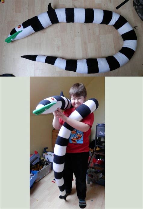 Beetlejuice and sandworm costume – Artofit