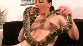 Skinny Babe Fucking A Snake In A Hot Porno Video