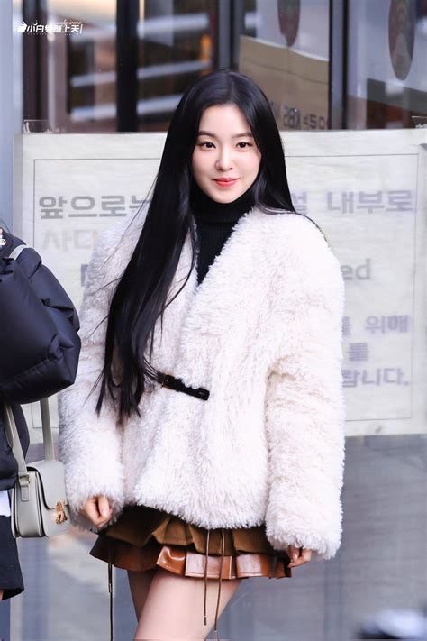 小白兔蹦上天 Irene0329 WY on X Red velvet irene Red velvet Brown hair with blonde highlights