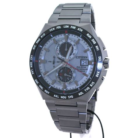 Citizen Super Titan World Perpetual ECO DRIVE Funkuhr Chronograph T