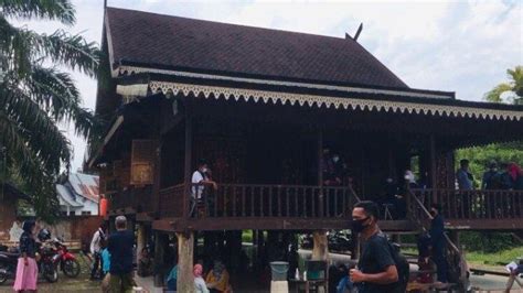 Keunikan Rumah Adat Kajang Lako Di Bumi Melayu