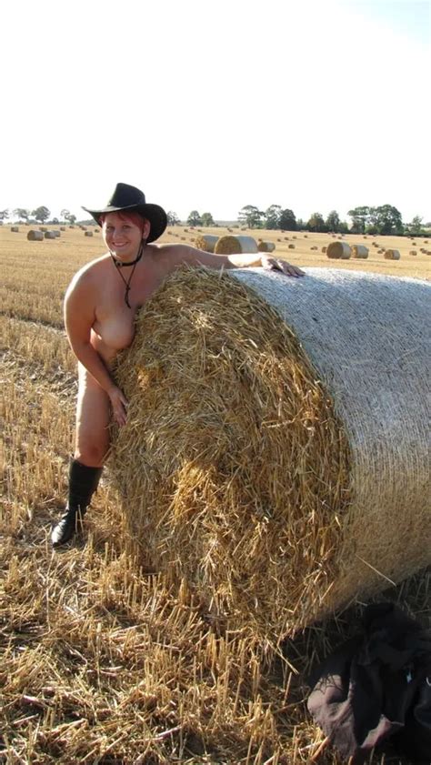 Completely Naked In A Corn Field Nude Pics Xhamster