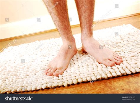 Mans Naked Legs Feet Standing On Foto Stock 30581053 Shutterstock