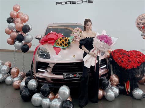 Đây là các mẫu xe sang hay được hot boy hot girl tài chính dùng sống ảo truyền đạt đạo lý