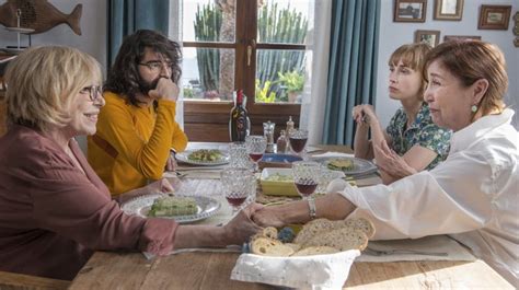 Netflixs So My Grandmas A Lesbian Review No Ones Laughing Leisurebyte