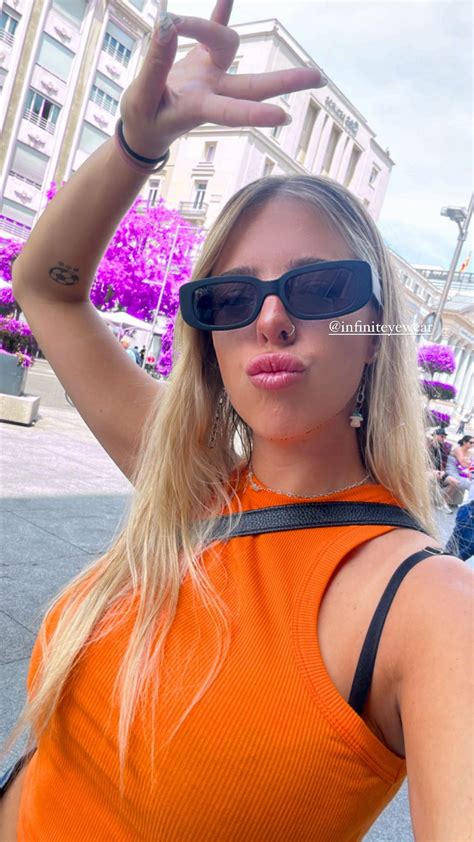 Explosión por la foto de Yoyi Francella hija de Guillermo en bikini taparrabos