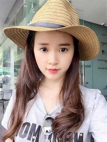 Vẻ đẹp trong veo của hot girl Midu