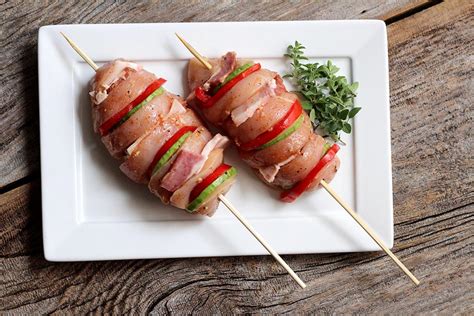 Peito De Frango Recheado Com Bacon Tomate E Abobrinha Mel E Pimenta